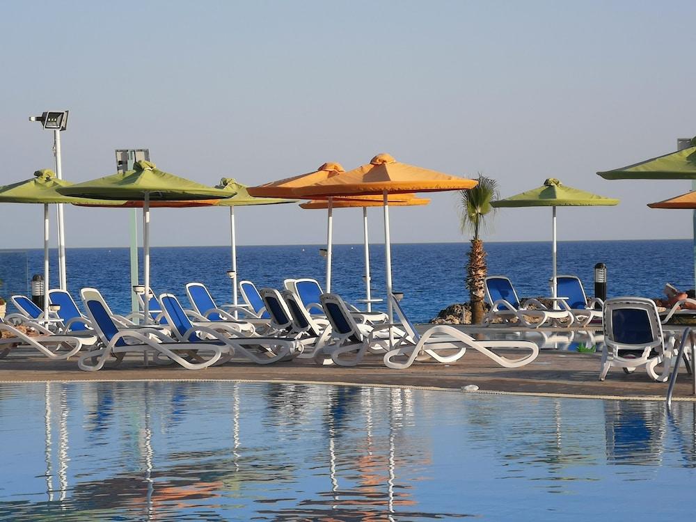 Aktea Beach Village Aya Napa Dış mekan fotoğraf