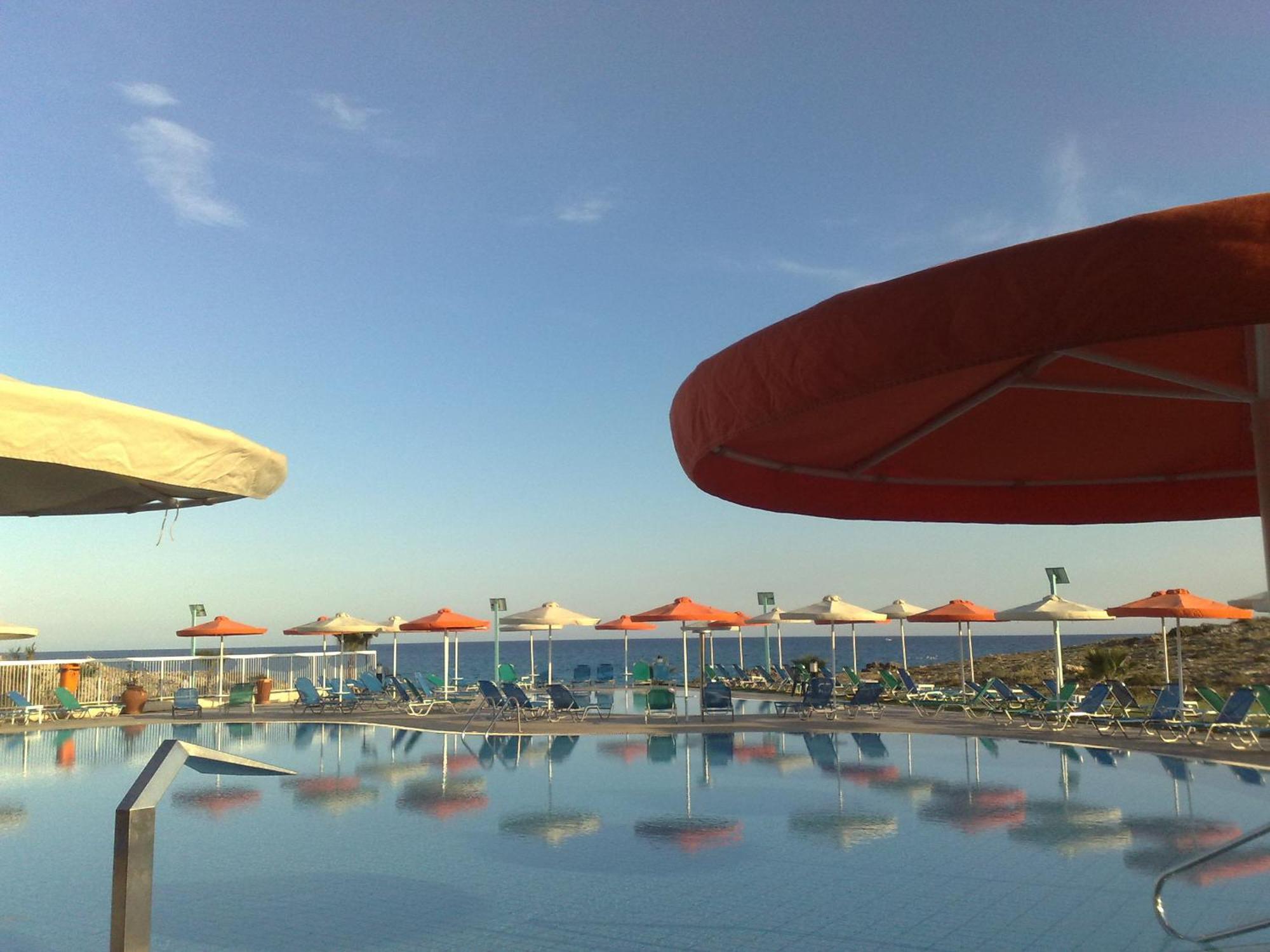 Aktea Beach Village Aya Napa Dış mekan fotoğraf