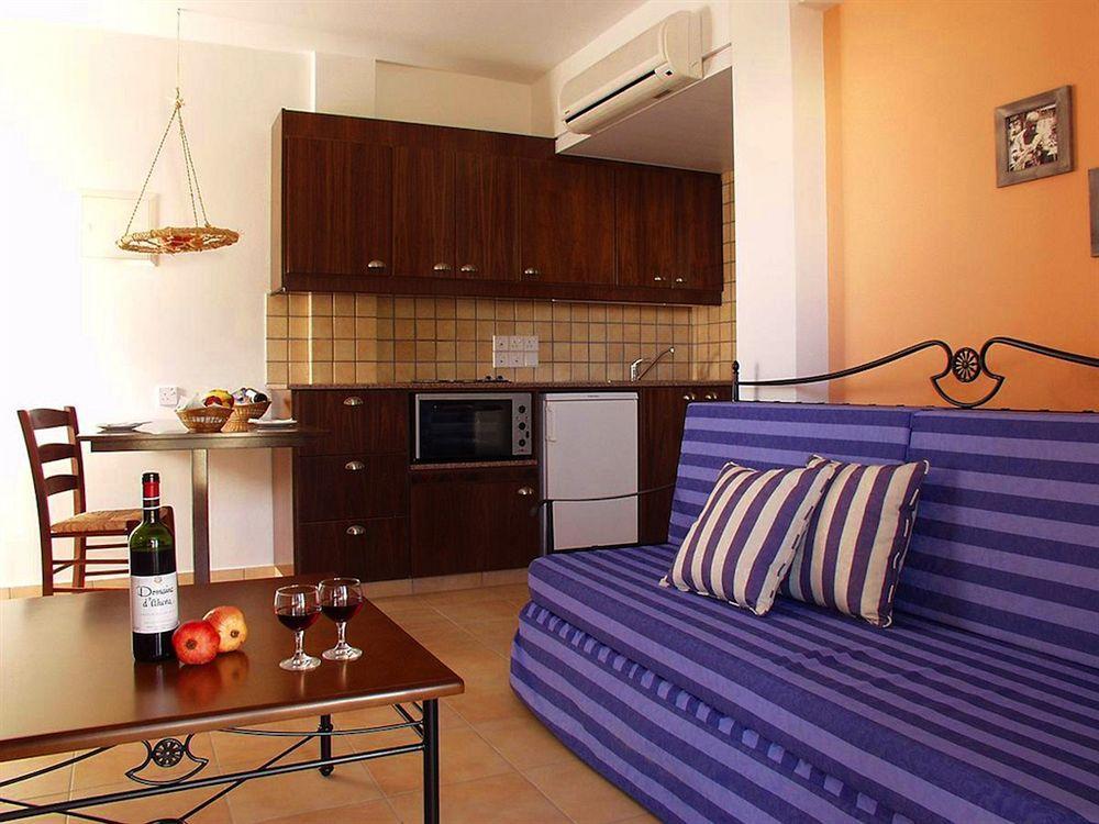 Aktea Beach Village Aya Napa Dış mekan fotoğraf