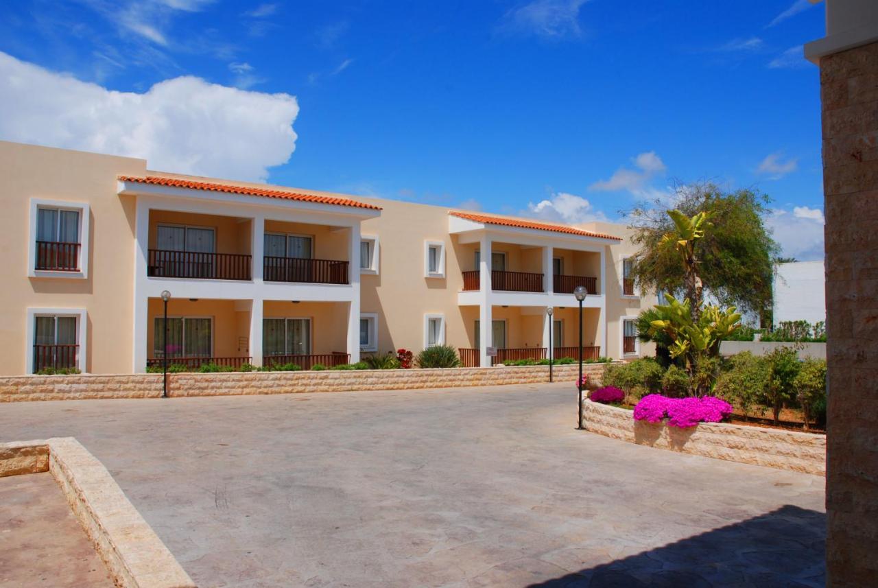 Aktea Beach Village Aya Napa Dış mekan fotoğraf